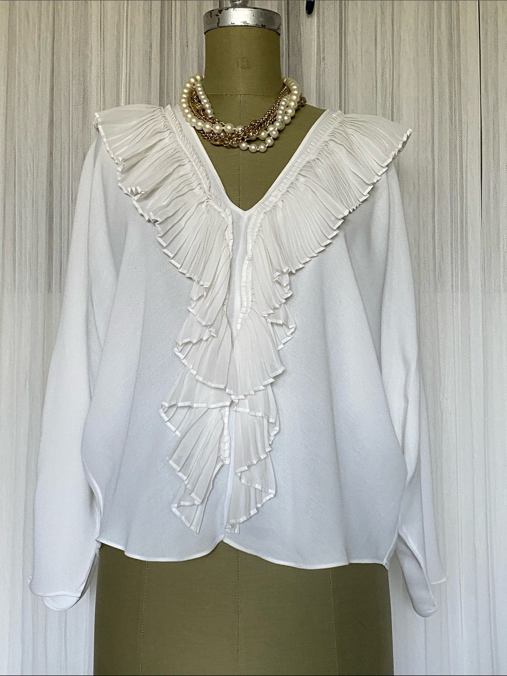 Massimo Dutti Women's Off White Ruffle V-Neck High Low Blouse - Dolman Sleeve L